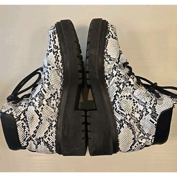 Indigo Road Y2K Grunge Combat Boot Women's 9M Chunky Platform Python Goth - Picture 7 of 11